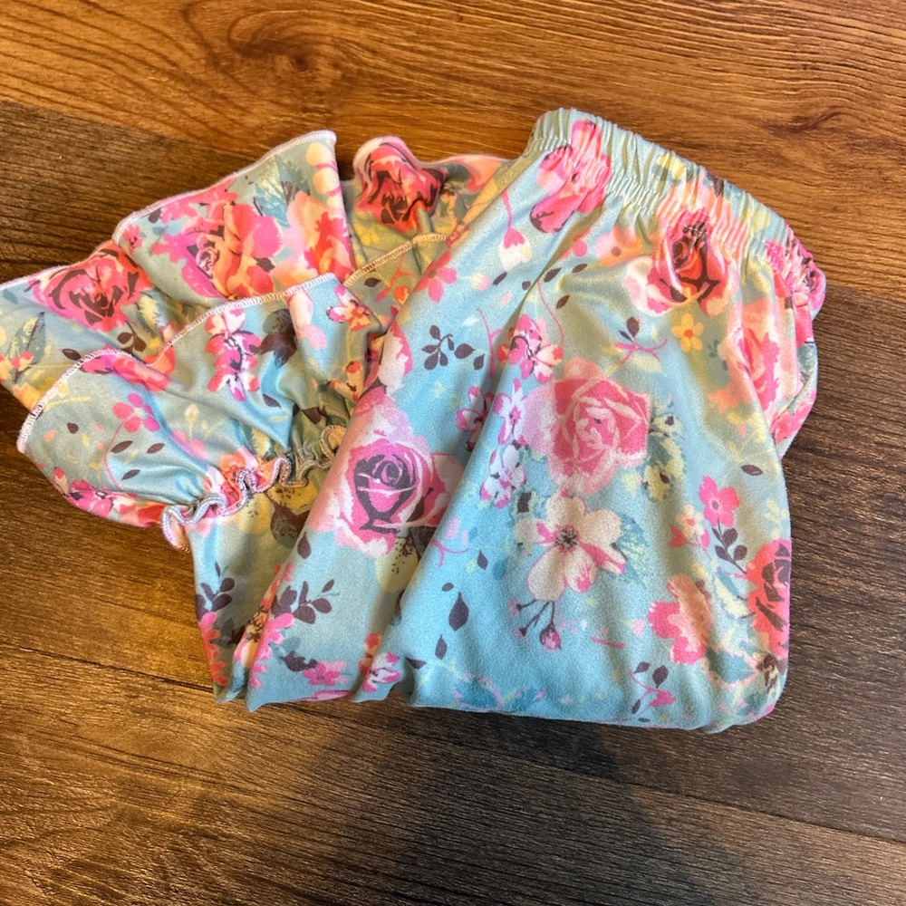 Floral Ruffle Kids Shorts - Picture 3 of 3